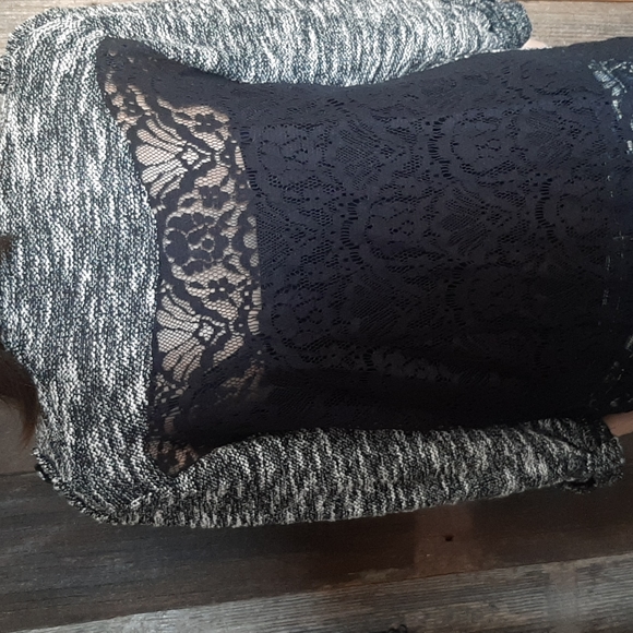 Vanity lace back cardigan - Picture 2 of 3